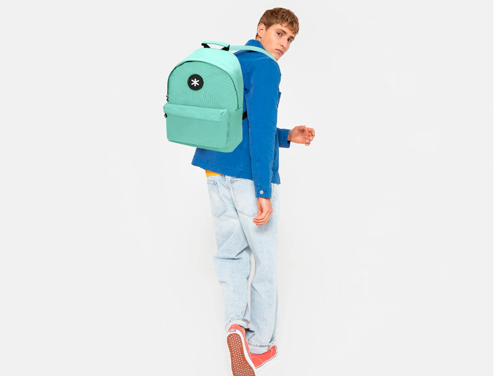 MOCHILA ANTARTIK CON ASA Y BOLSILLOS CON CREMALLERA COLOR VERDE MENTA 310X160X410 MM